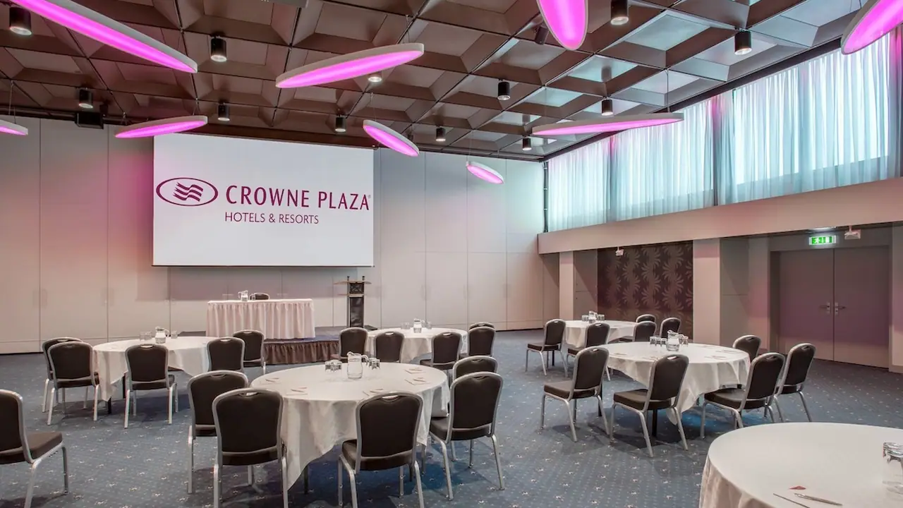 Crowne Plaza